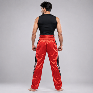 Pantalon de kick-boxing respirant conçu pour les artistes martiaux recherchant un confort supérieur, une flexibilité et une construction durable. - Product Image 4