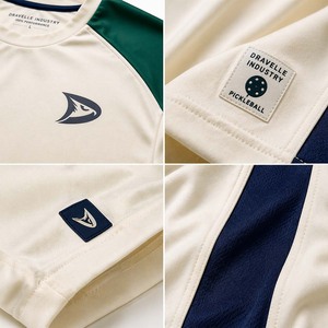 T-shirt de performance personnalisé en coton à manches courtes pour le pickleball, avec empiècements émeraude aux épaules et inserts bleu marine - Product Image 5