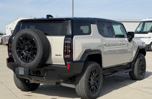 รถ SUV GMC HUMMER EV รุ่นพรีเมียม ขับเคลื่อนสี่ล้อ 2x  ใหม่เอี่ยม - Product Image 3