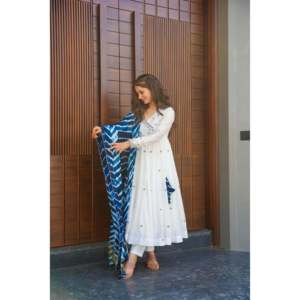 Beau costume Anarkali pour femmes pour les fêtes Ensemble de costume de travail à broderie de fil élégant - Product Image 3