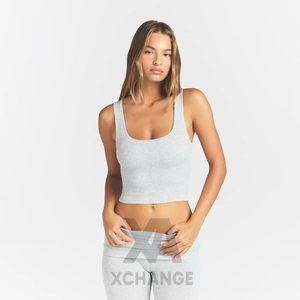 Débardeur gris en tricot pour femme, col rond, minimaliste, logo uni sur le devant, longueur courte - Product Image 2