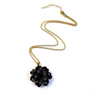 Colgante de flor de ónix negro natural tallado a mano, collar de cristal con flor para mujer, colgante de piedra preciosa, regalo de cumpleaños hecho a mano - Product Image 3
