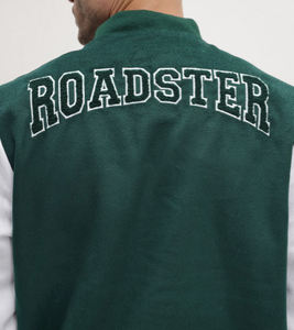 Nueva Chaqueta Varsity de Marca Privada para Hombre, Cuello Alto, Invierno, a la Moda, Bordado y Logotipo Personalizados en la Parte Delantera, Alta Calidad - Product Image 4