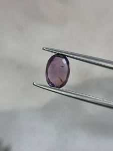 Spinelle Violette Naturelle de Haute Qualité 2.00CT Coupe Ovale Pierre Précieuse Facettée en Vrac Vente en Gros Sri Lanka Fabrication de Bijoux Effet Zehra Color Play - Product Image 3