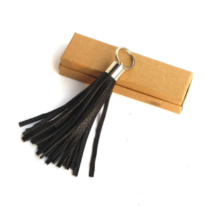 Vente en gros directe d'usine, porte-clés en cuir véritable avec logo personnalisé - Product Image 4