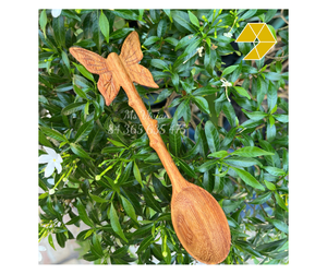 ช้อนไม้แกะสลักลายผีเสื้อ ด้ามจับรูปผีเสื้อ ไม้สีแดง ราคาถูก ดีไซน์ใหม่ - Product Image 1