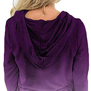 Sudadera con capucha efecto degradado con logo y bolsillo canguro, estilo pullover, diseño premium con precio mayorista para compradores al por mayor - Product Image 5