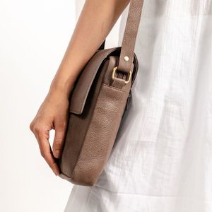 Bolsos cruzados de cuero genuino a la moda, de gran venta, para mujer, con cadena, de diseñador, de lujo, para viaje, bandolera. - Product Image 4