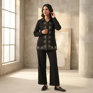 Ensemble chemise noire brodée et pantalon large pour femme, manches longues, motif floral, col chemise, élégant, décontracté, tenue de bureau, deux pièces - Product Image 1