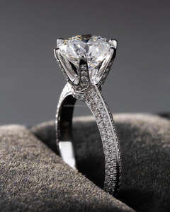 Bague solitaire de luxe en diamant de laboratoire taille ronde, bague de fiançailles en or blanc pavée de diamants, bijoux de mariée élégants pour femme - Product Image 2