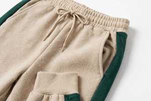 Conjunto Deportivo de Dos Piezas Unisex, Sudadera con Capucha y Pantalones Jogger, Color Verde Beige con Bloques de Color, Ecológico, de Forro Polar, Estilo Casual - Product Image 5