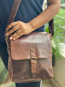 Sac à bandoulière en cuir pleine fleur véritable - Product Image 4