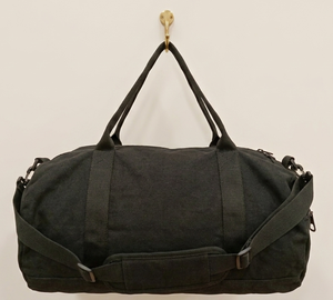 Bolsa de lona Summit de tela reciclada para gimnasio, viajes y uso de fin de semana, que ofrece un amplio espacio de almacenamiento, transporte equilibrado y una forma estable. - Product Image 1