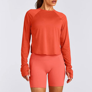 T-shirt de sport respirant à motif uni pour femme, avec logo personnalisé, manches courtes, trous pour les pouces, évacuation de l'humidité, idéal pour la course à pied - Product Image 1