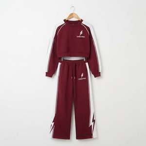 Ensemble survêtement décontracté pour femme, couleur bordeaux et blanc, sweat-shirt court et pantalon large, streetwear, sportswear, étiquette privée personnalisée - Product Image 1