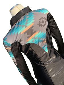 Chemise Western Show personnalisée pour femmes, noire avec imprimé tribal sarcelle et fermeture éclair sur le devant Vêtements équestres et rodéo - Product Image 2