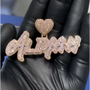 Pendentif Hip Hop Moissanite CONCEPTION, Breloque Cœur Personnalisée avec Lettre, en Argent 925, Certifié VVS GRA, Personnalisable - Product Image 1