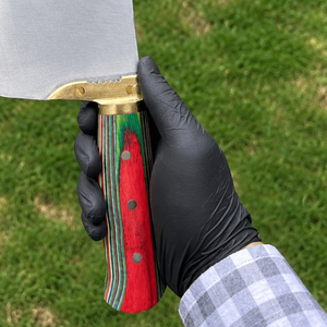 Cuchillo de carnicero curvo de alta resistencia con mango de madera rojo y verde y pomo dorado para cortar y picar carne en la cocina. - Product Image 5