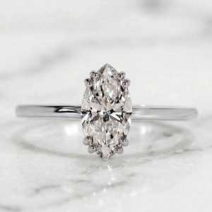 Anillo de Diamantes Elegante y Lujoso, Oro Blanco de 18K, Diamante Cultivado en Laboratorio de 2 Quilates, VVS2, Certificado IGI, Aniversario de Bodas Vintage - Product Image 1