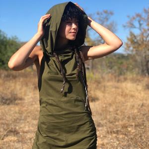 Robe longue bohème dos nu en coton avec capuche, tenue de festival fluide pour femme, idéale pour les vacances d'été - Product Image 1