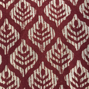 Tela de Algodón Estampada a Mano en Rojo y Blanco – Cuadros Geométricos con Motivo Abstracto, Algodón Indio para Vestidos y Prendas - Product Image 2