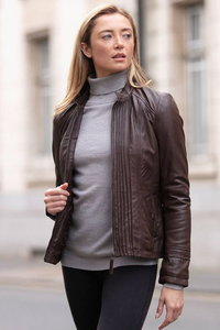 แจ็คเก็ตหนังมอเตอร์ไซค์ผู้หญิงแฟชั่นขายส่ง ผ้าโพลีเอสเตอร์ถัก ย้อมสีเรียบ ระบายอากาศดี ขายดี มีสไตล์ สำหรับฤดูหนาว รับผลิตแบบ OEM - Product Image 4