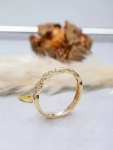 แหวนแต่งงานผู้หญิงดีไซน์ทันสมัยประดับเพชรโมอิสซาไนต์ทรงอินฟินิตี้แบบเกลียว ตัวเรือนเงินแท้ 925 ชุบทอง - Product Image 3