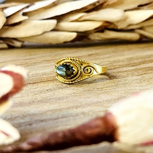 Nouvelle Bague Tendance en Labradorite, Anneaux Tribaux en Laiton pour Femme, Plaqué Or 18 carats, Style Bohème Antique, Motif Tourbillon Céleste [Vente en Gros/OEM/ODM] - Product Image 2