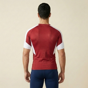 Camiseta Deportiva de Compresión de Manga Corta para Hombre, Personalizada OEM, Elástica, para Gimnasio, Entrenamiento y Rendimiento Atlético - Product Image 2