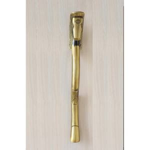 Las mejores manijas de puerta de latón con un brillo metálico lujoso que realza la belleza de los diseños arquitectónicos modernos. - Product Image 5