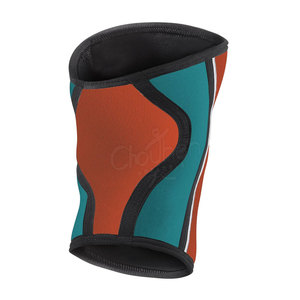 Rodillera ajustable diseñada para soporte, comodidad y compresión durante entrenamientos, deportes y movimiento diario. - Product Image 4