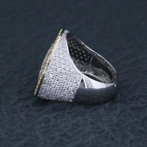 Bague Pavé Diamant Homme, Bague de Pinky Bicolore Effet Glacé, Bijoux Hip Hop Streetwear, Large Bande Statement Argent Or, Mariage Fiançailles - Product Image 2