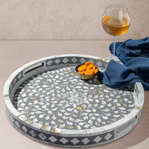 ถาดเสิร์ฟทรงกลมฝังมุกทำมือ ถาดเรซิ่นตกแต่งไม้หรูหราสำหรับใช้บนโต๊ะอาหาร ของตกแต่งบ้าน - Product Image 1