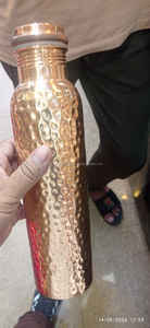 ขวดน้ำทองแดงแท้ ขวดทองแดงตีลาย ทำจากทองแดง 100% มีจำหน่ายในขนาด 950 มล. เหมาะสำหรับร้านขายสินค้าเพื่อสุขภาพ - Product Image 4