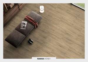 Baldosas de porcelana mate arquitectónicas de 20x120 cm diseñadas para crear una disposición alargada, un equilibrio y una base sólida para el suelo interior. - Product Image 2