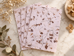 Hojas de Papel Botánico Hechas a Mano de Lujo con Hojas Prensadas Reales y Textura Floral para Invitaciones de Boda y Empaque de Regalos - Product Image 3