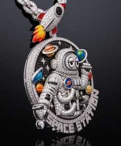 Pendentif Moissanite Astronaute Dessin Animé Thème Spatial Or Rose Breloque Ronde Galaxie Collier Bijoux Personnalisés Cadeau - Product Image 3