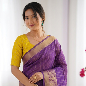 Sari de Seda Morado AARA Fashion con Borde Dorado, Traje Tradicional Indio para Bodas, Protección Solar para Mujeres, Todas las Temporadas - Product Image 2