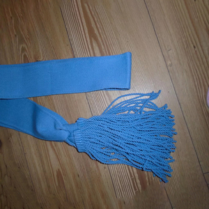 Écharpes personnalisées avec des couleurs sur mesure, reproduction de motifs, prix bas, haute qualité, OEM, en soie et coton avec pompon - Product Image 6