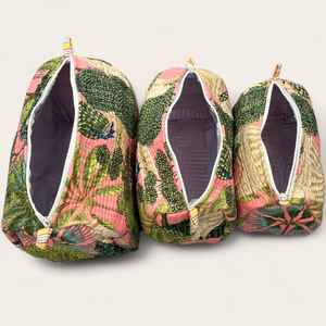 Juego de 3 Bolsas de Cosméticos Acolchadas de Algodón Hechas a Mano, Impermeables, con Estampado Floral, Organizador de Artículos de Aseo para Viaje - Product Image 3