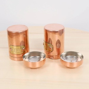 Salières et poivrières en cuivre, parfaites pour les repas en plein air et les pique-niques, ensemble d'assaisonnements compact et facile à transporter, provenant d'Inde. - Product Image 5