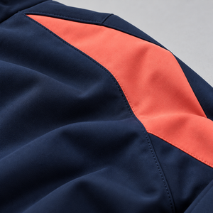 Veste Softshell Femme Hiver Personnalisée avec Logo Brodé Extérieur Entièrement Zippée Manches Longues Uniforme d'Équipe Vente en Gros Fabricant Vêtements d'Extérieur - Product Image 5