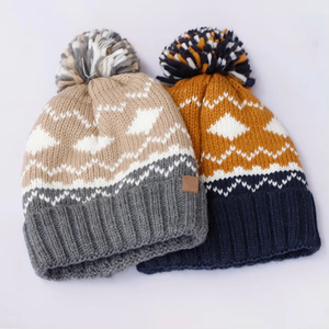Bonnet en tricot unisexe rouge, blanc et noir à motif Argyle avec pompon, bonnet d'hiver chaud, style décontracté pour adultes - Product Image 2