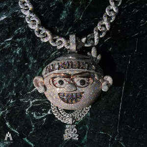 จี้เงินแท้ 925 ประดับเพชรโมอิสซาไนต์สำหรับผู้ชาย สไตล์ฮิปฮอป ตัวอักษรแบบกำหนดเอง จี้รูปการ์ตูน 3 มิติ ประดับเพชรโมอิสซาไนต์ - Product Image 2