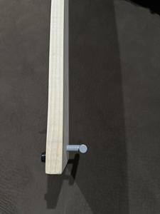 Un plateau de service en bois uni, planche à charcuterie avec poignées en acier inoxydable - Product Image 5