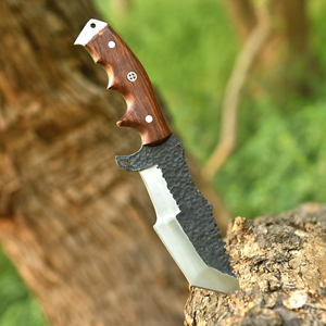 Cuchillo de caza y camping Nordic Forge 1095 Steel Tracker con funda, hecho a mano, de espiga completa, mango de palisandro - Product Image 2