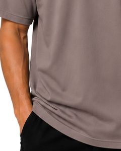 เสื้อยืดแขนสั้นคอกลมสีเทาสำหรับผู้ชาย ทรงโอเวอร์ไซส์ สไตล์ลำลอง สตรีทแวร์  รับสกรีนโลโก้ ผ้าพรีเมียมเนื้อนุ่ม ใส่สบายสำหรับฤดูร้อน - Product Image 6