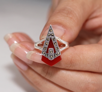 Conjunto de Joyería de Plata de Ley 925 con Ónix Rojo para Mujer |   Conjunto de Anillo y Pendientes con Incrustaciones de Marcasita |   Joyería Fina Geométrica Vintage