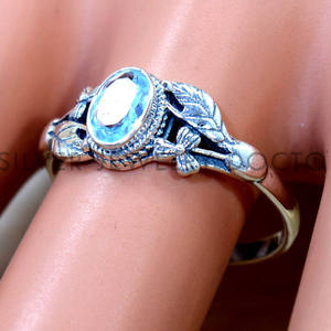 แหวนพลอยบลูโทแพซทรงเหลี่ยมเงินแท้ 925 แหวนเงินทำมือลายดอกไม้และใบไม้ ราคาขายส่งเครื่องประดับ - Product Image 2