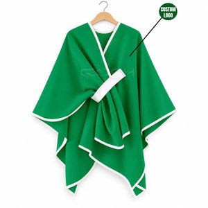 เสื้อคลุมยาวคอวีแบบอสมมาตรสีเขียวของชมอินเตอร์เนชั่นแนล โซโรริตี้ ซิสเตอร์ฮู้ด พร้อมขอบสีขาวและโลโก้แบบกำหนดเอง - Product Image 1